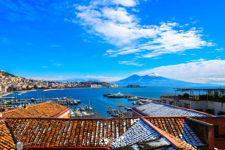 snowy naples