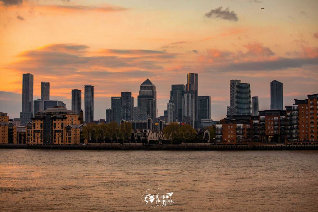 Canary-Wharf-al-tramonto