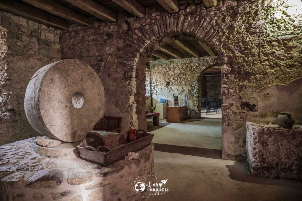 Visite el castillo de Laviano