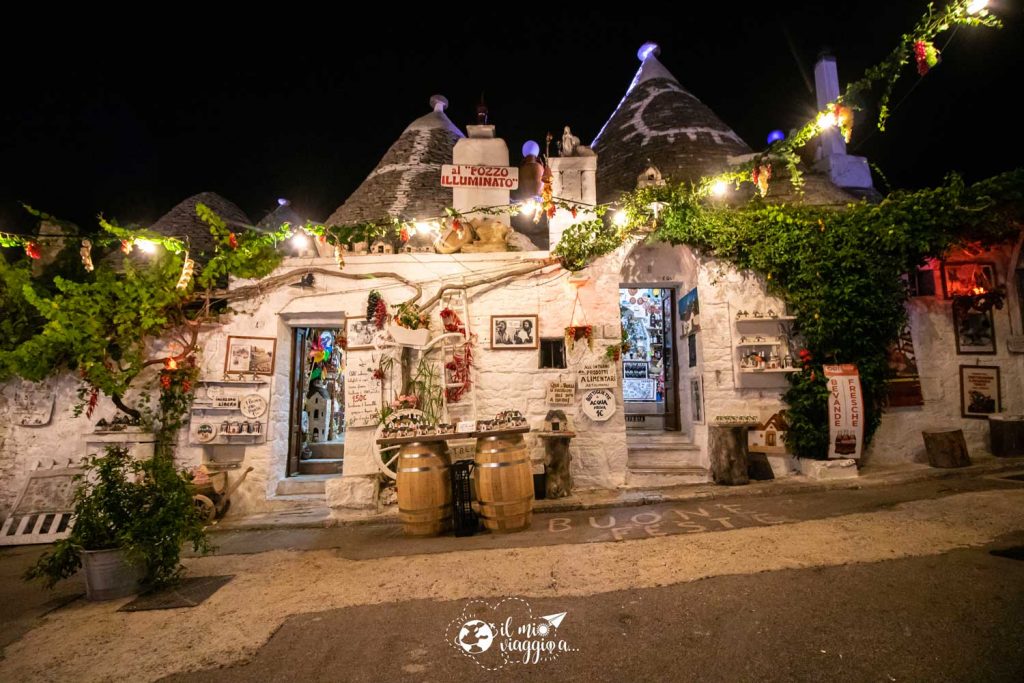 alberobello de noche