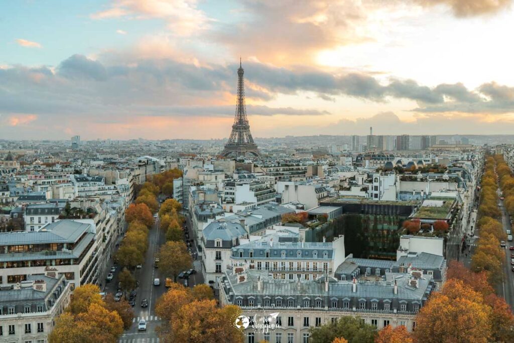 Eiffel tower sunset