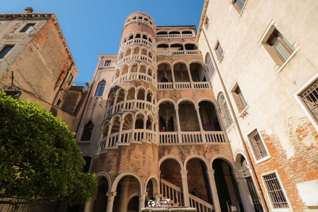 palazzo-contarini-del-bovolo