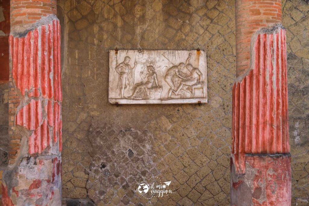 casa-del-relieve-de-telefo