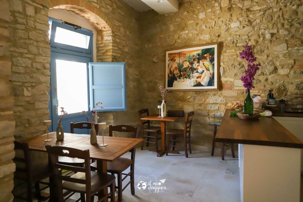 where to stay in acquaviva collecroce